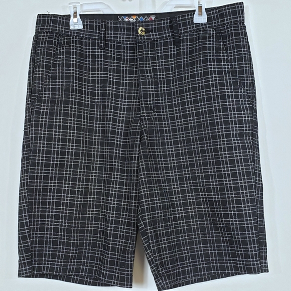 Vurt Other - Vurt Black Plaid Flat Front Shorts Size 34